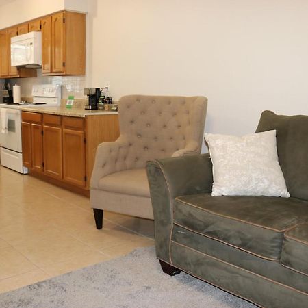 Hidden Emerald-Apartment With Kitchen And Laundry Лейкленд Екстериор снимка